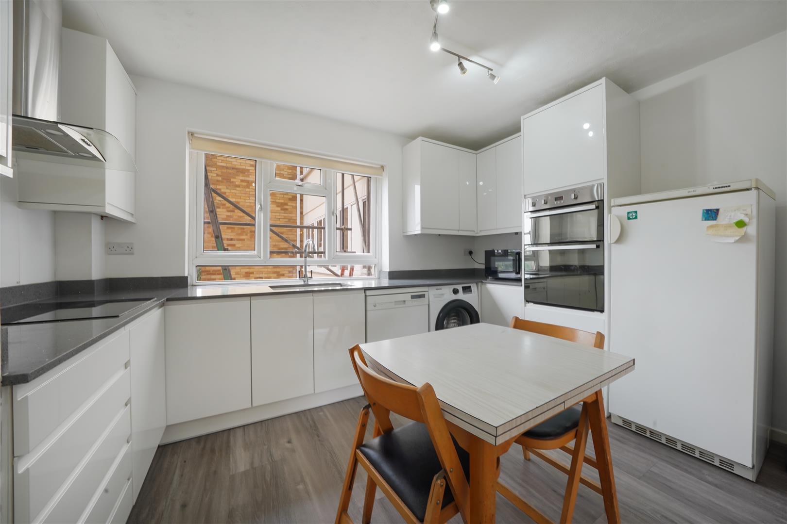 3 bed property in Wickliffe Avenue, London